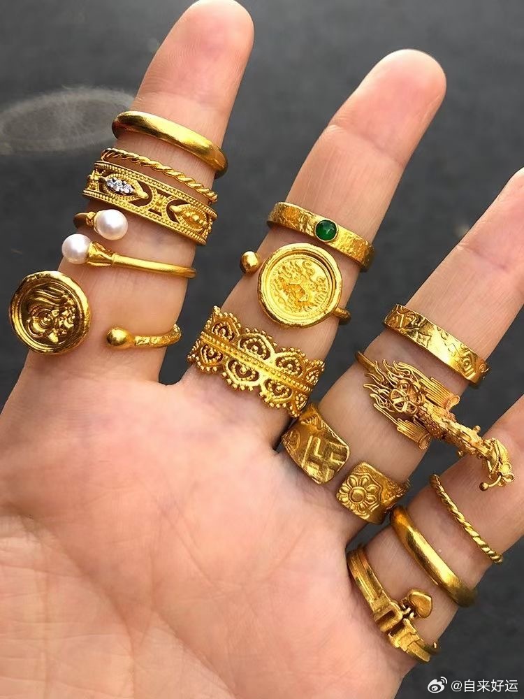 如果黄金真的接到800以下一克的话，建议每个女生都给自己买几样黄金首饰。现在的黄