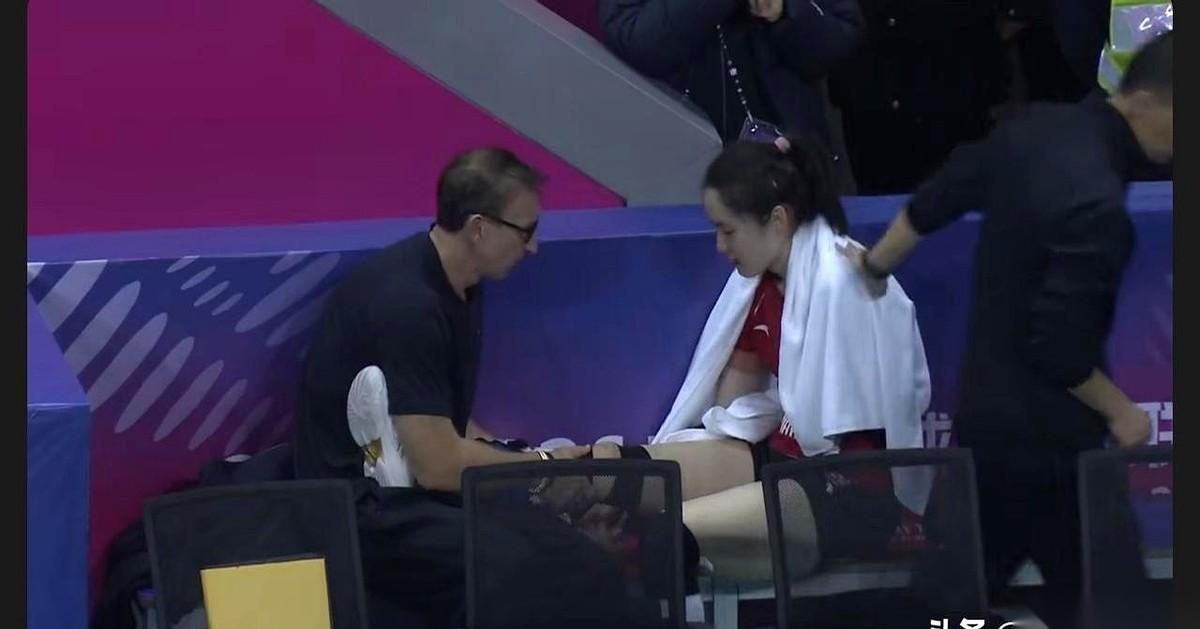 上海女排这场球，赢了比输了还揪心。
跟北京队的5局苦战，打到第四局，一个球还没落