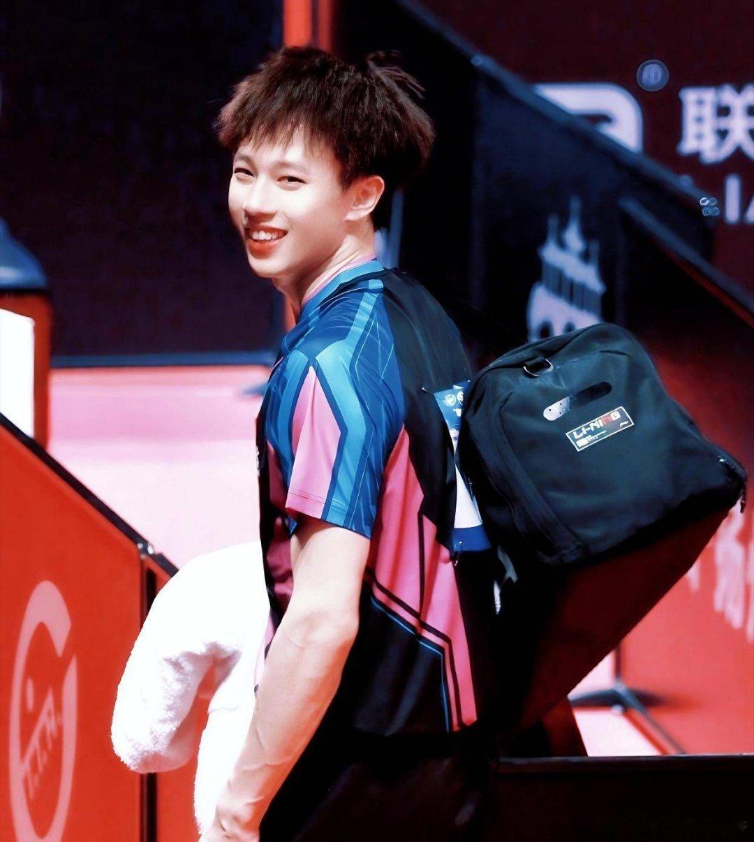 国乒多名球员退队江湖再见！国乒8大名将正式官宣退队！男队6人女队2人，两大世界冠