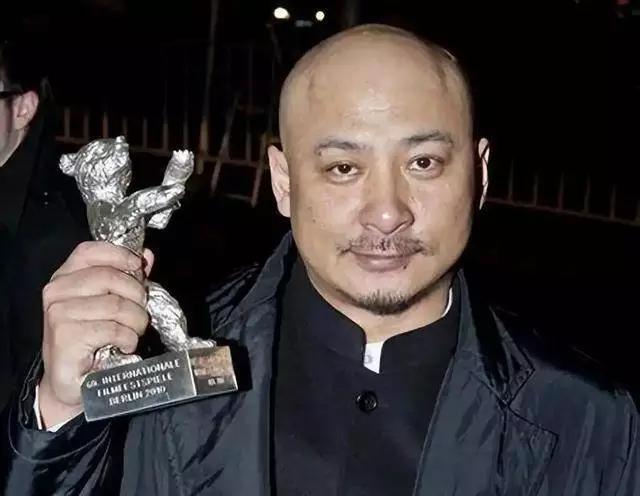 王全安可不是演员，而是导演。他在导演界有一定影响力，像《月蚀》就捧红了余男，余男