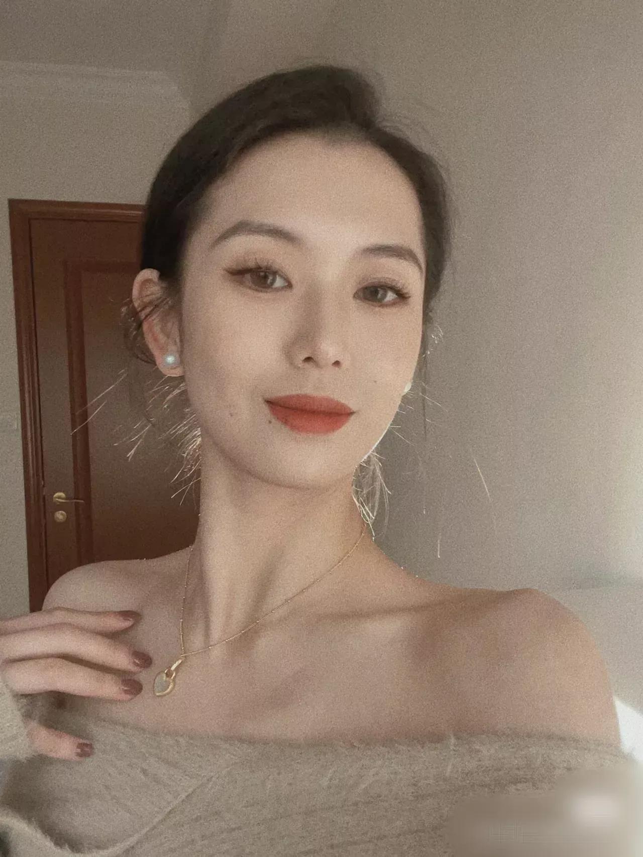 老公老家村里的书记打电话，说是村里修建铁路，村里整体搬迁到另一个地方，如果不愿意