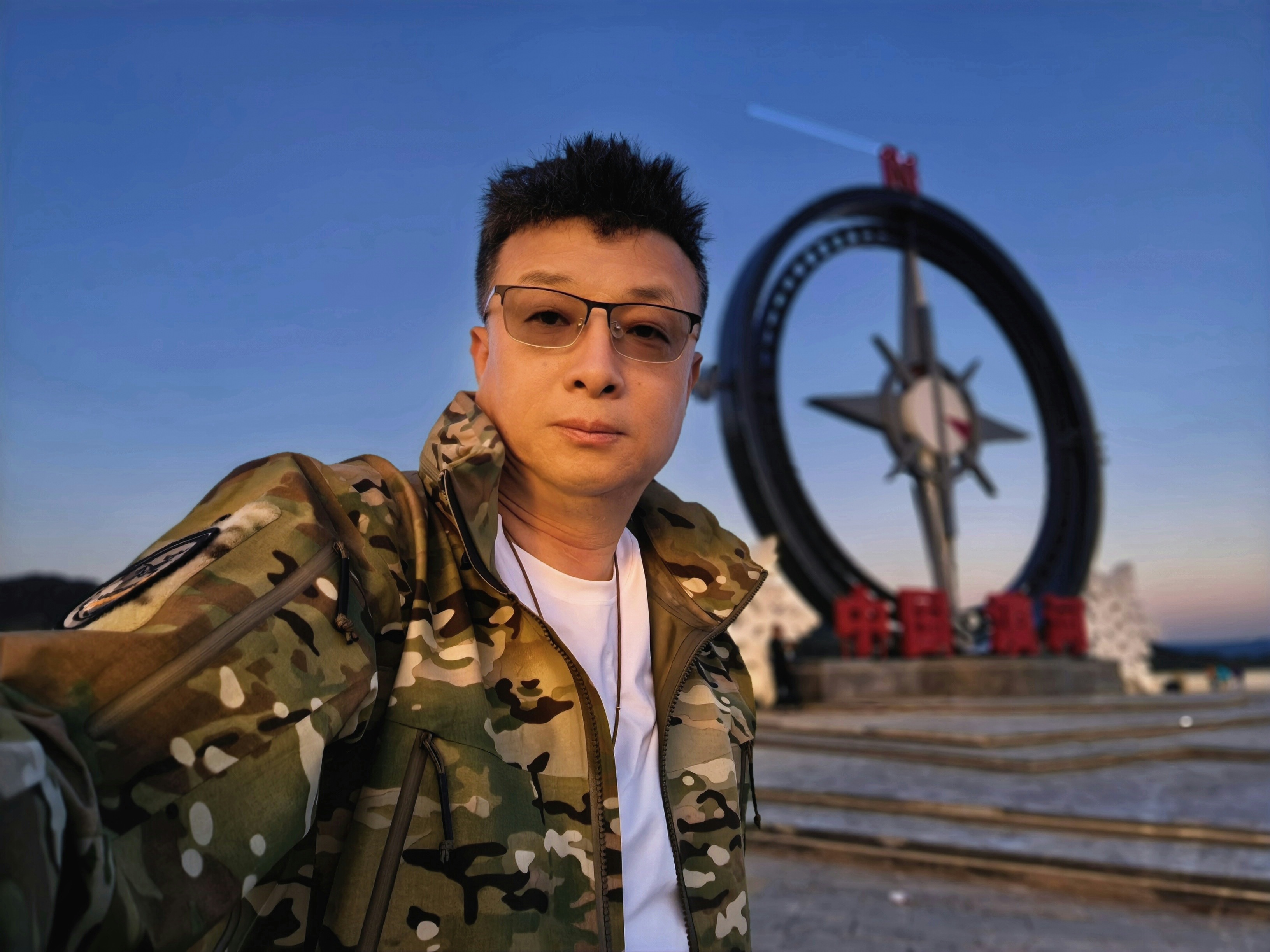 这才是一个50岁老头子的生活，每一公里都是热爱老徐的车与美食