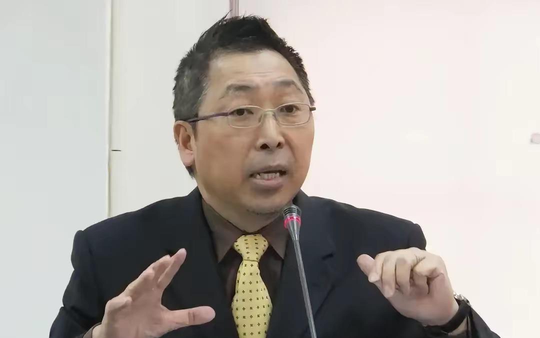 近日，台湾名嘴唐湘龙发出灵魂拷问:郑丽文即将访问大陆，我想问问那些口口声声喊着要