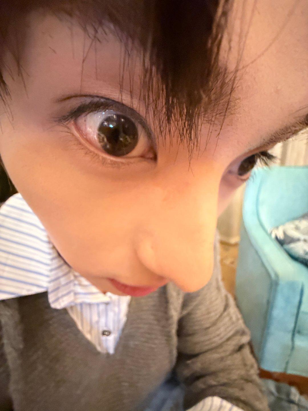 颜安为什么你总能找到新奇的角度拍摄，太抽象了 