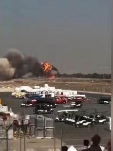 漏油的光辉战机还是摔了
        天地良心，这次其实真没打算继续调侃印度，