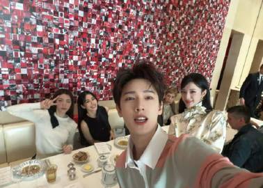 李昀锐王楚然LingOrm一起吃下午茶 