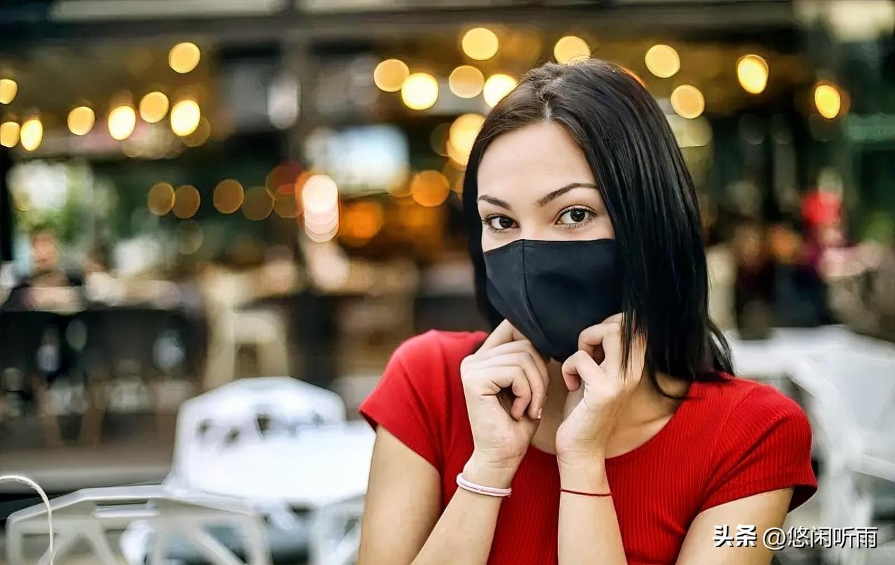 疫情已过，视频博主仍戴口罩：不是防疫，是心虚遮丑
 
疫情早已成为历史，过去这么