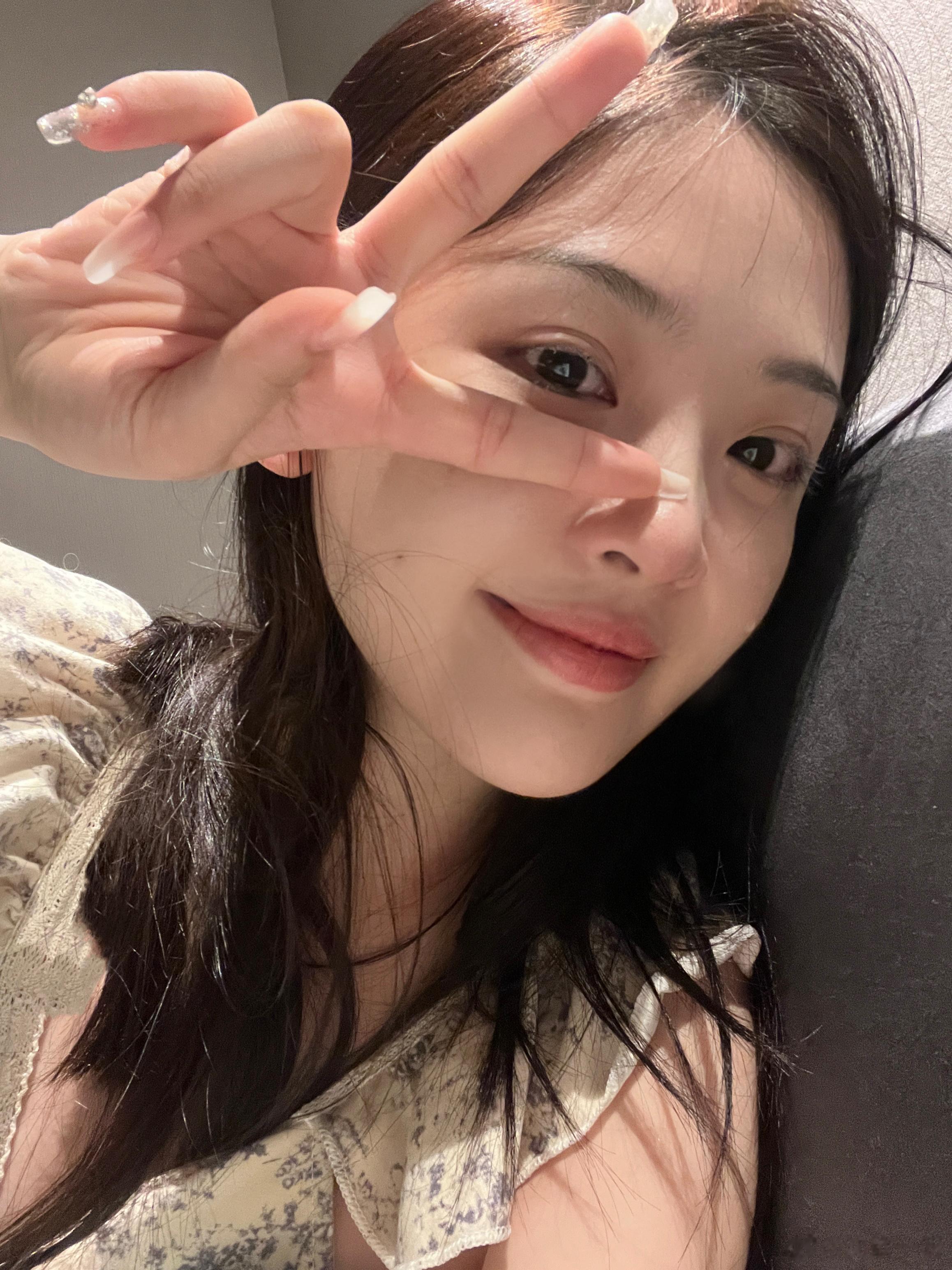 回答一下上次直播老婆们问我都是找谁占卜我只能说没有更新的日子都在占卜哈哈谁能懂啊