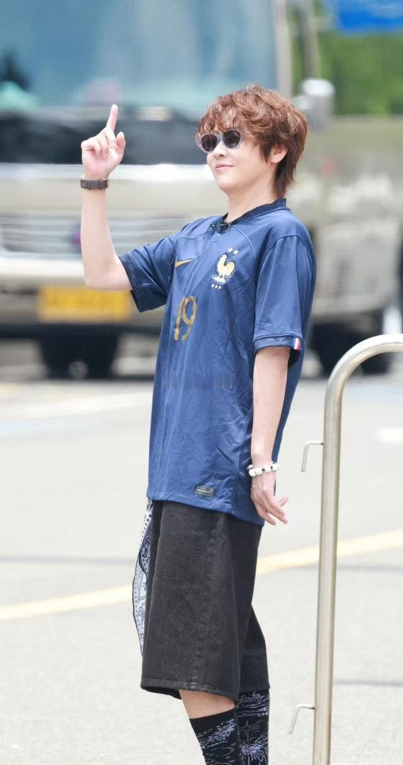 王濛从冬奥会解说到世界杯 希望濛主保持本色，别整那些弯弯绕绕的，我们就爱听你说大