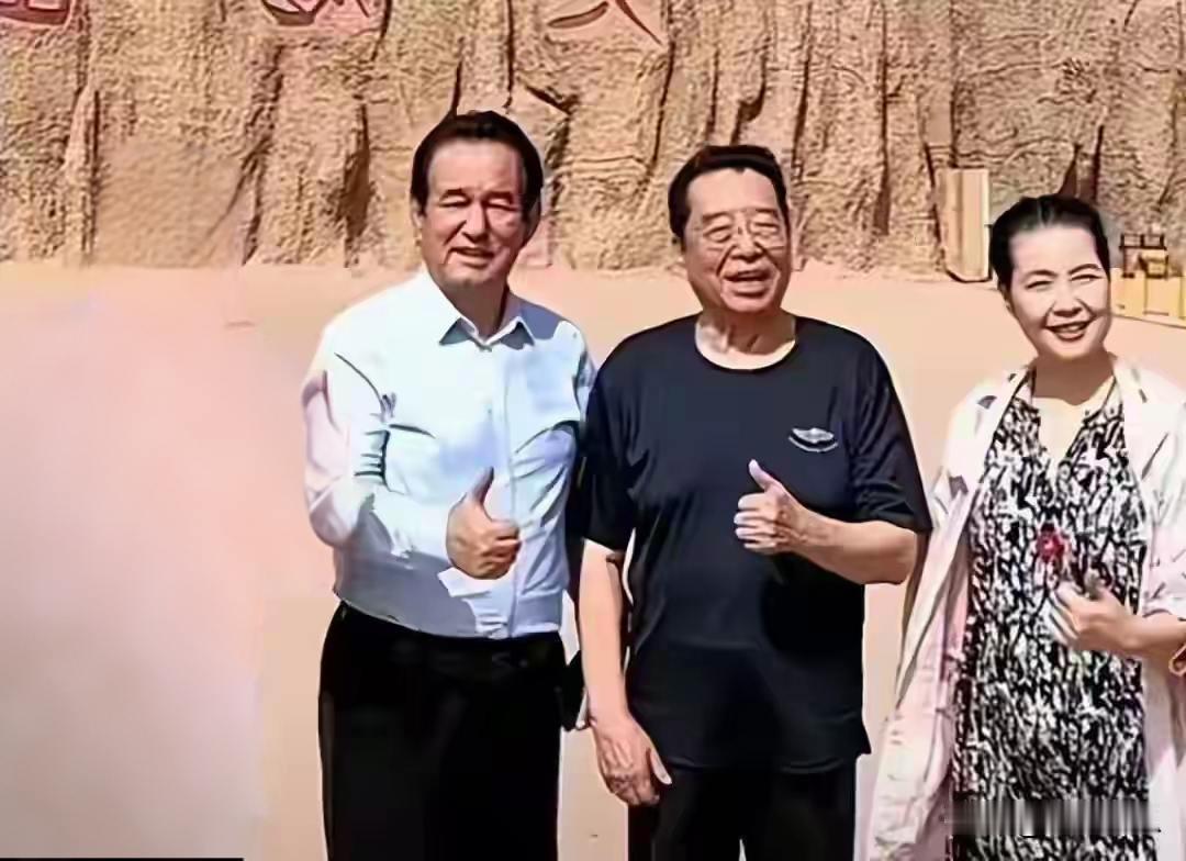 李双江
梦鸽
夏米力
2025年
新疆合影