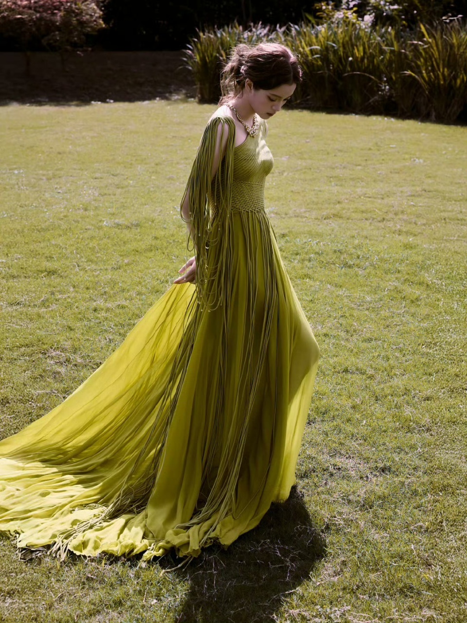 娱乐[超话]欧阳娜娜青绿色流苏裙欧阳娜娜高定绿裙欧阳娜娜高定绿裙，绿野仙踪！ ​