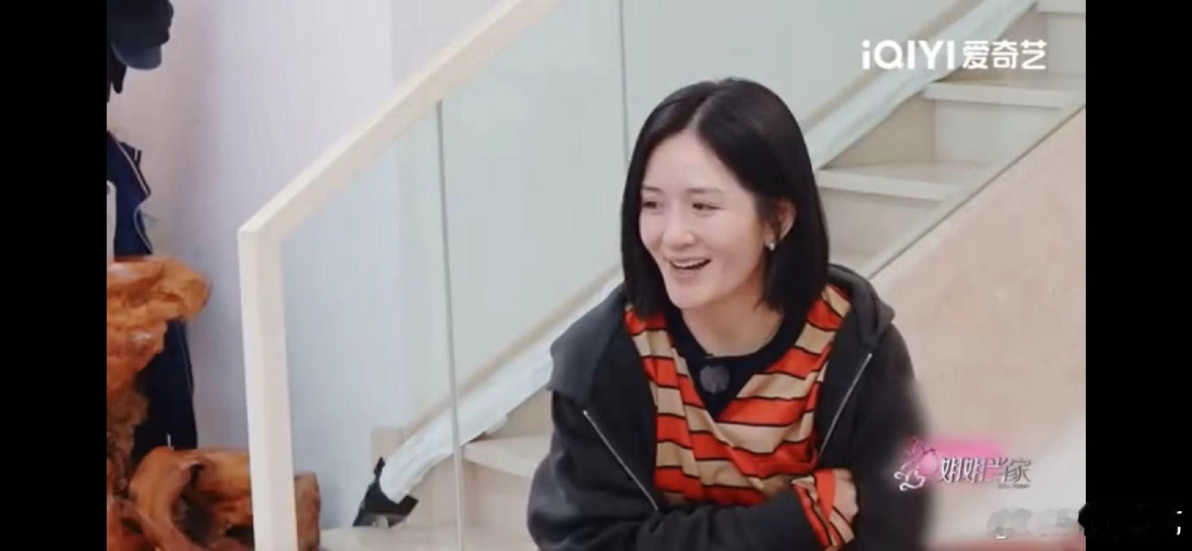 谢娜[超话]谢娜母女唱双簧哄爸爸救命！谢娜和妈妈在爸爸面前你一言我一语，双簧演得