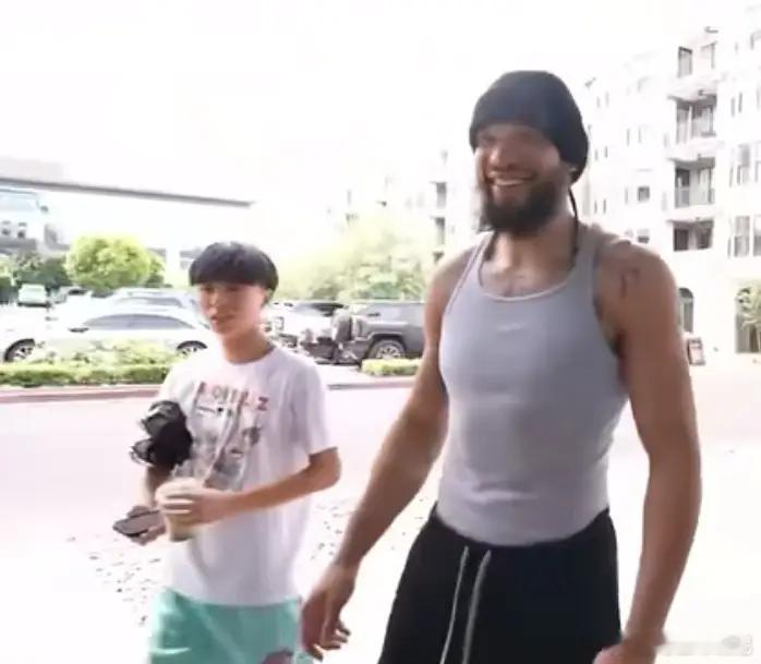 狄龙：我并非真的讨厌詹姆斯，现场观看G4只是为了研究比赛。 