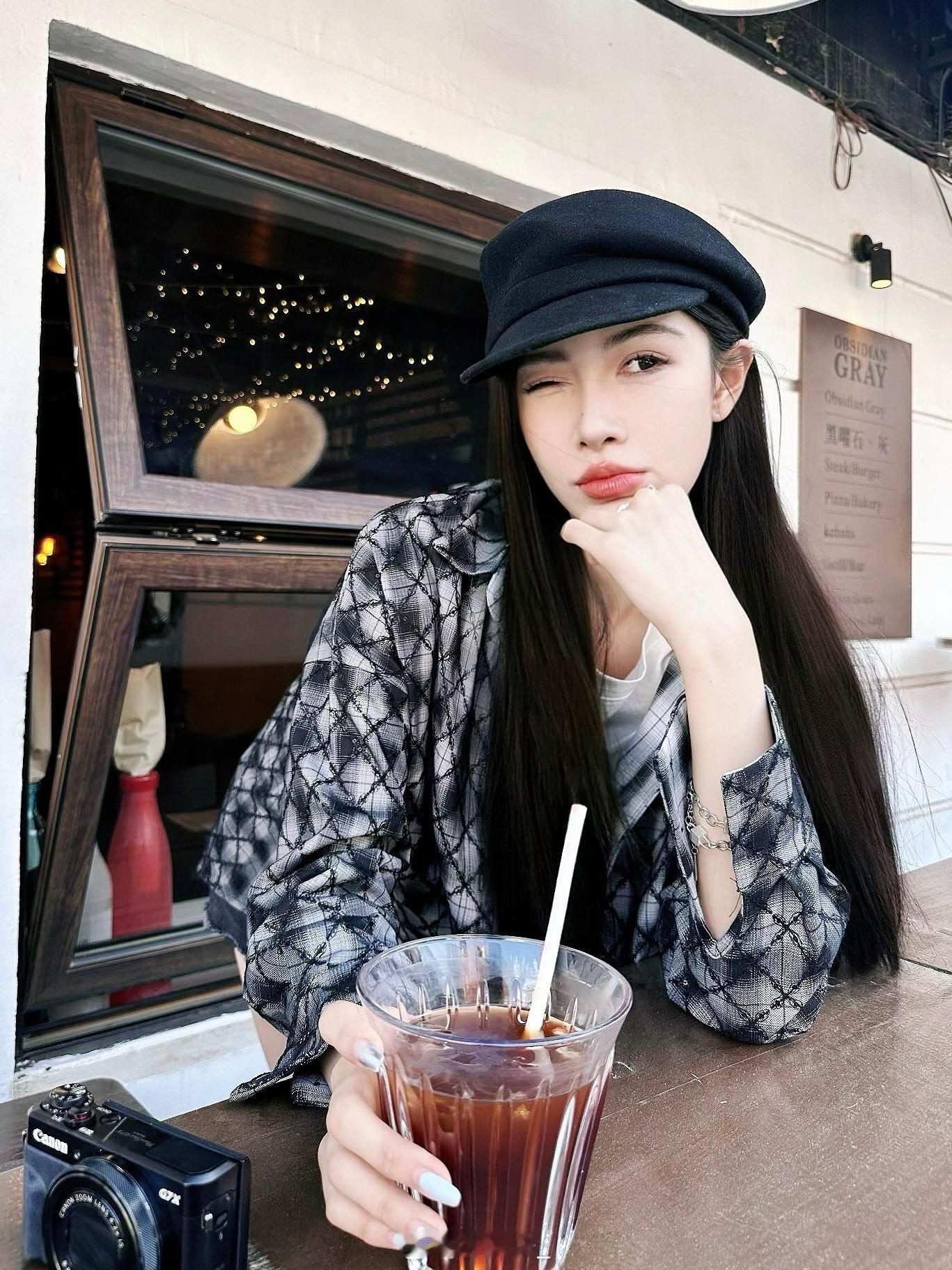 今天喝了吗？☕️#今天穿什么##ootd#  ​​​