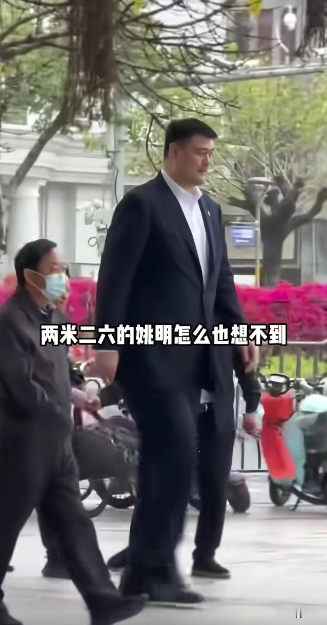 姚明本想靠1米9妻子改变身高基因，结果女儿14岁就快赶上妈妈了[捂脸][捂脸][