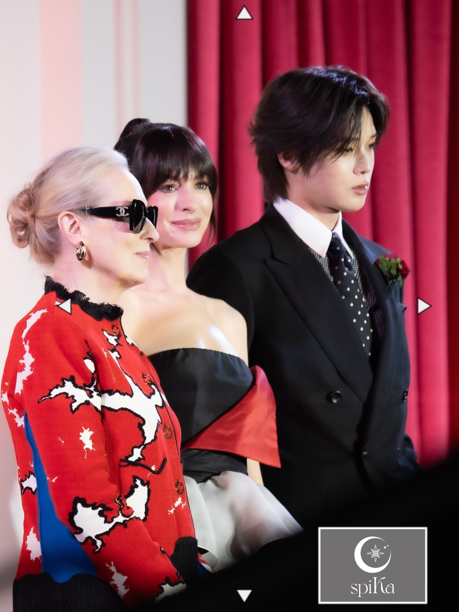 米凯拉 知道我梅脖子略微粗短 把领子弄短了 笑死我了 