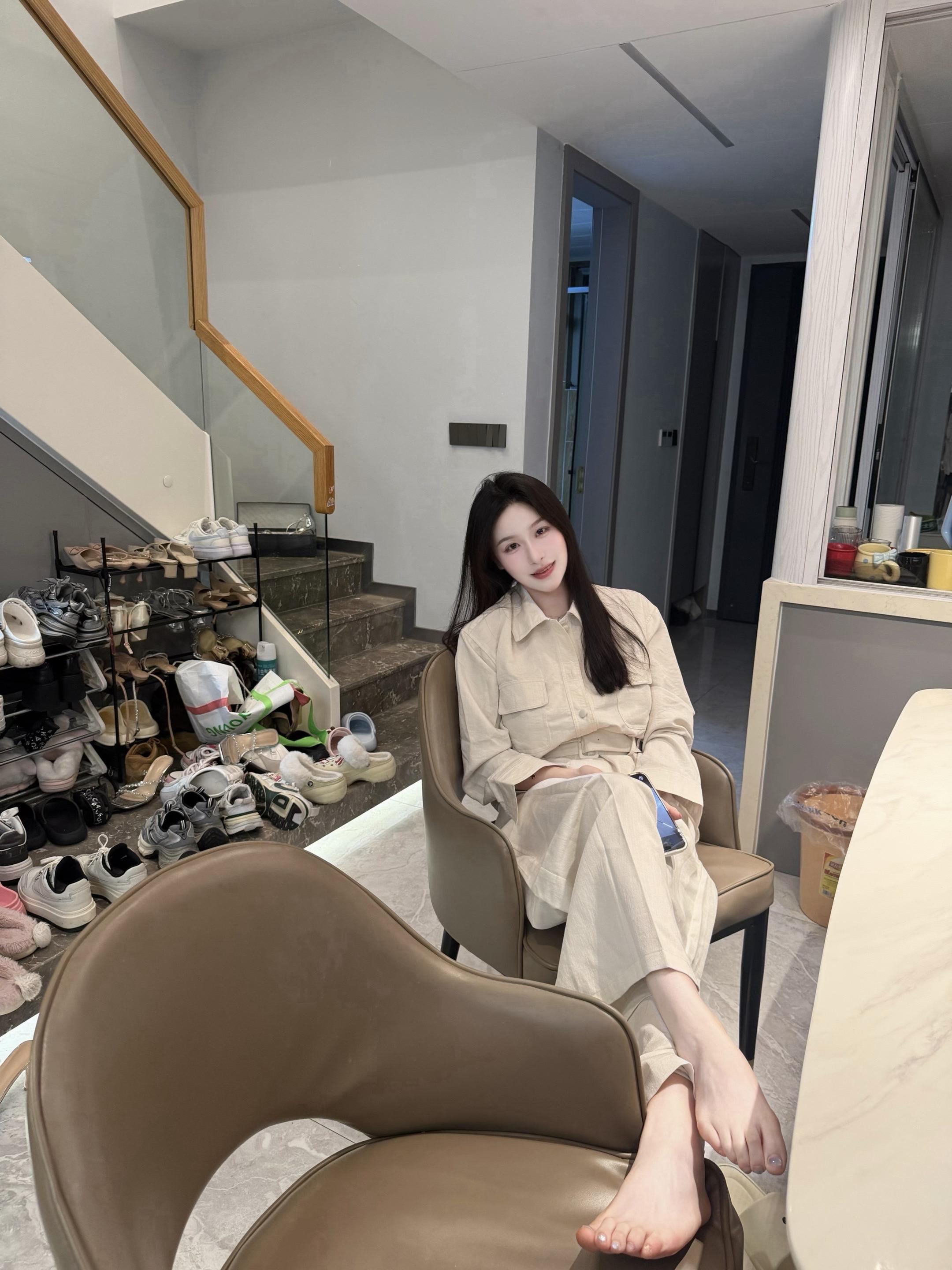 亲爱的你在哪里发呆