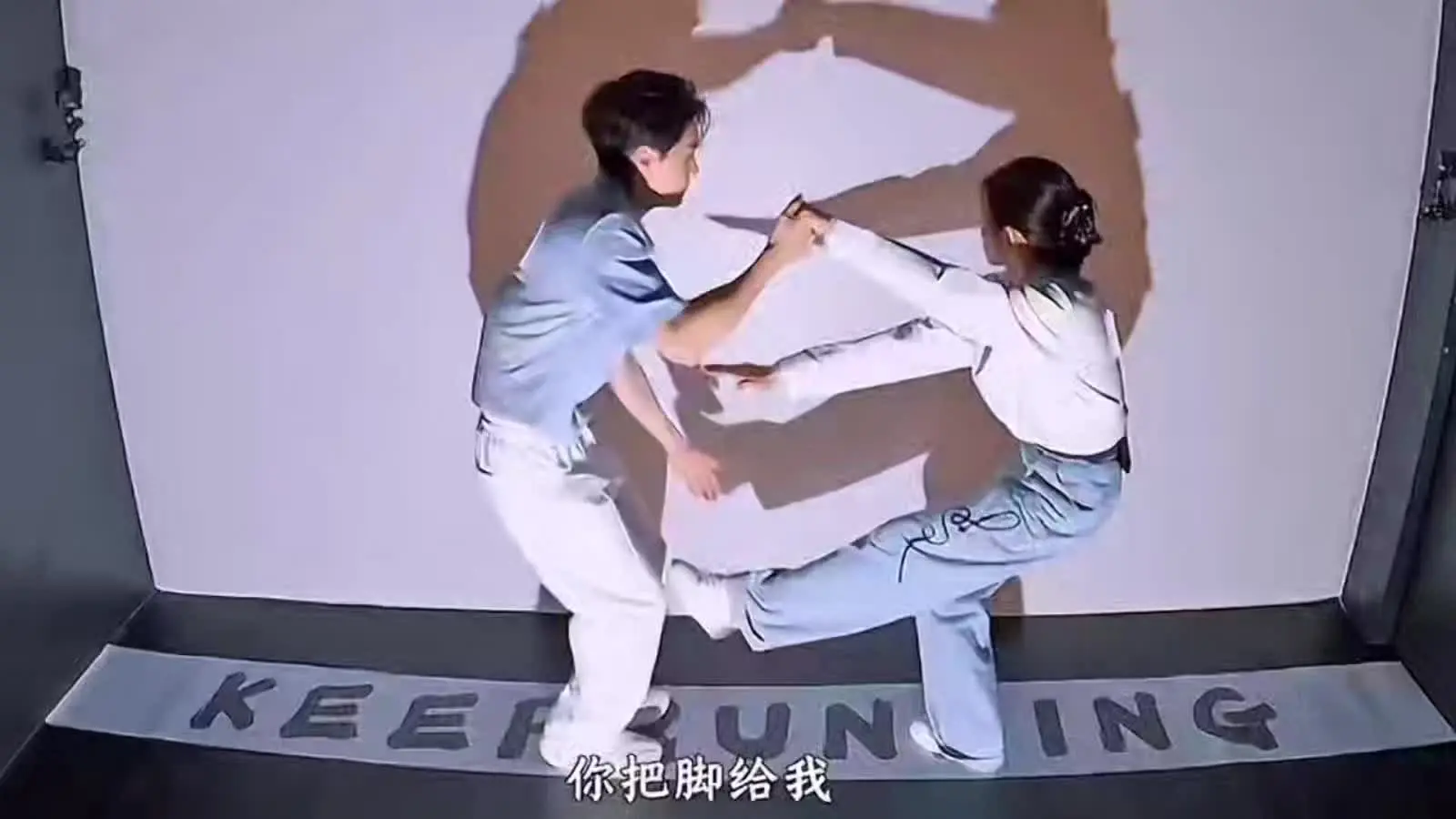 他是怎么做到又自然又宠溺还带点醋味的