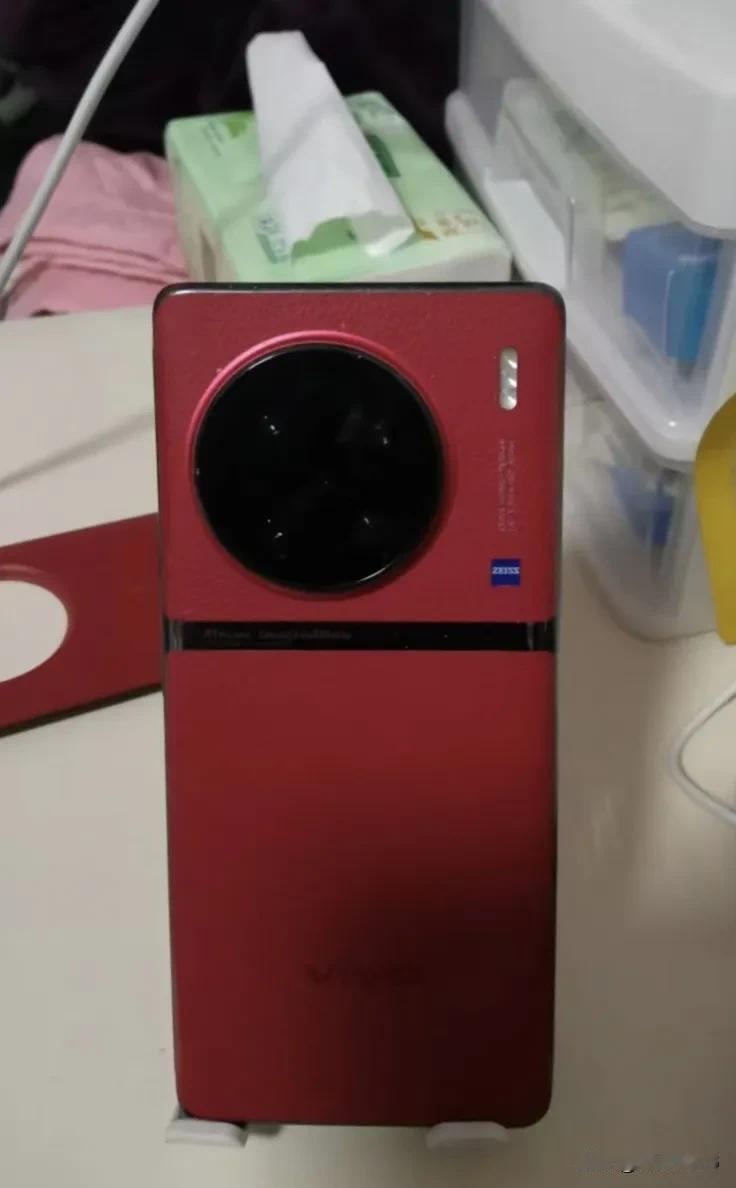 你买的第一部手机是什么品牌的我买的第一部手机是vivoX90pro+手机.花了我