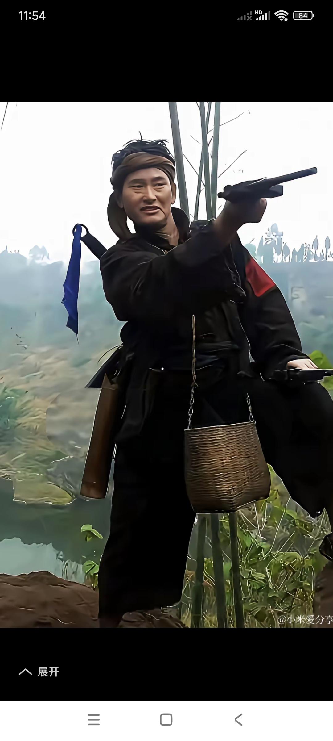 大衣哥朱之文，现在太厉害了。

不仅唱歌已经占有一席之地。

这又进军了影坛。