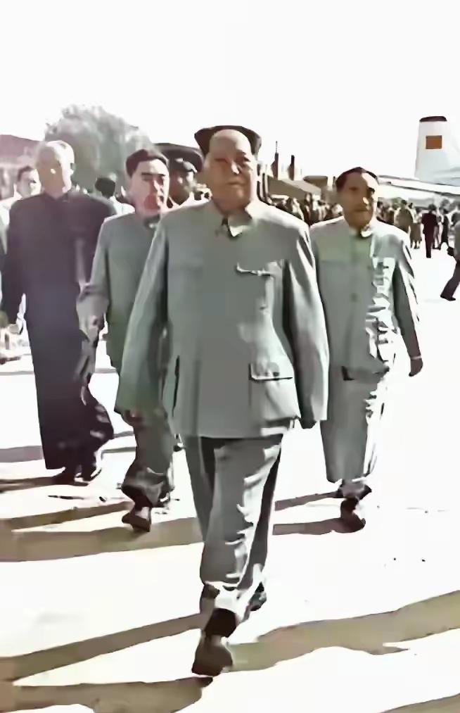 全网怒斥的“小人”，真面目该被彻底揭穿
 
近来全网都在骂“小人”，这个“小人”