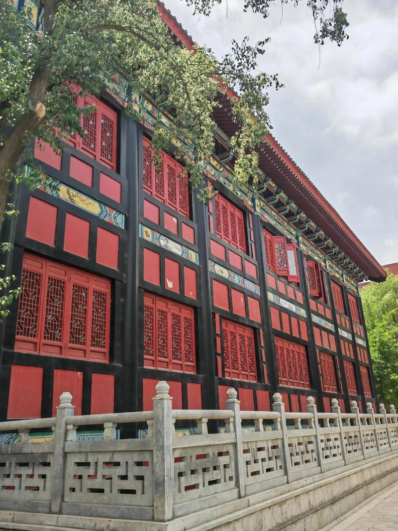 兰州大学是妥妥的985，我当然希望能够考上兰州大学啊。别听某些人“黒”兰大，说在