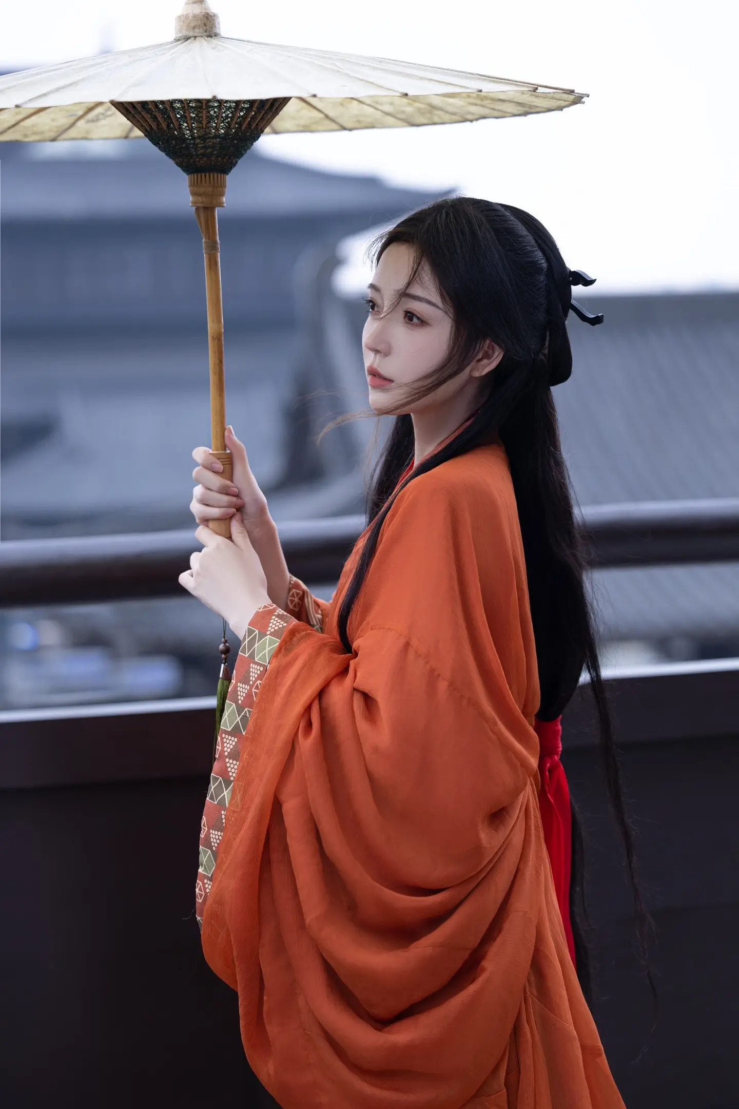 往事流转在你眼眸……