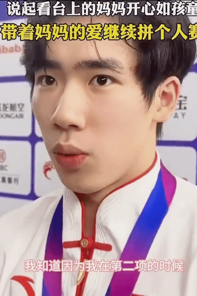 最喜欢的运动员和米兰火炬同款啦 