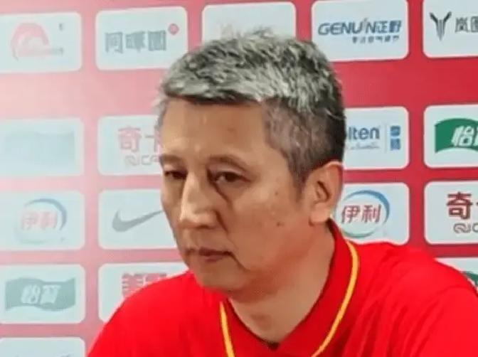 这才是好教练！郭士强指导谈焦泊乔：

“焦泊乔之前的状态比较低迷。”
他说这小伙