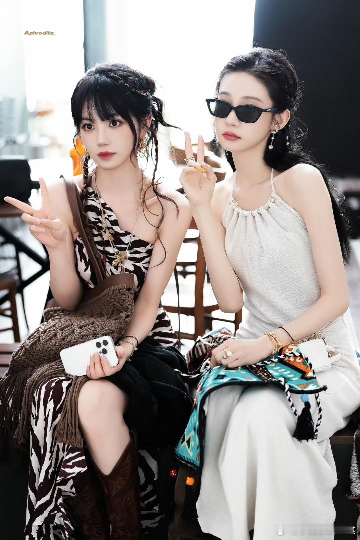 田曦薇张艺凡心有灵犀不点也通姐姐妹妹抓娃娃 她们之间的“心有灵犀”，就像是日常相