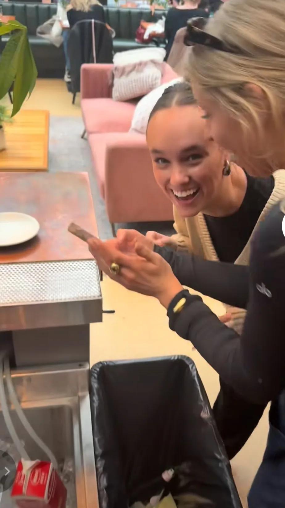 tiktok又恢复了，美国人民高兴坏了。不得不说特朗普就是会玩啊，一上任就解封了
