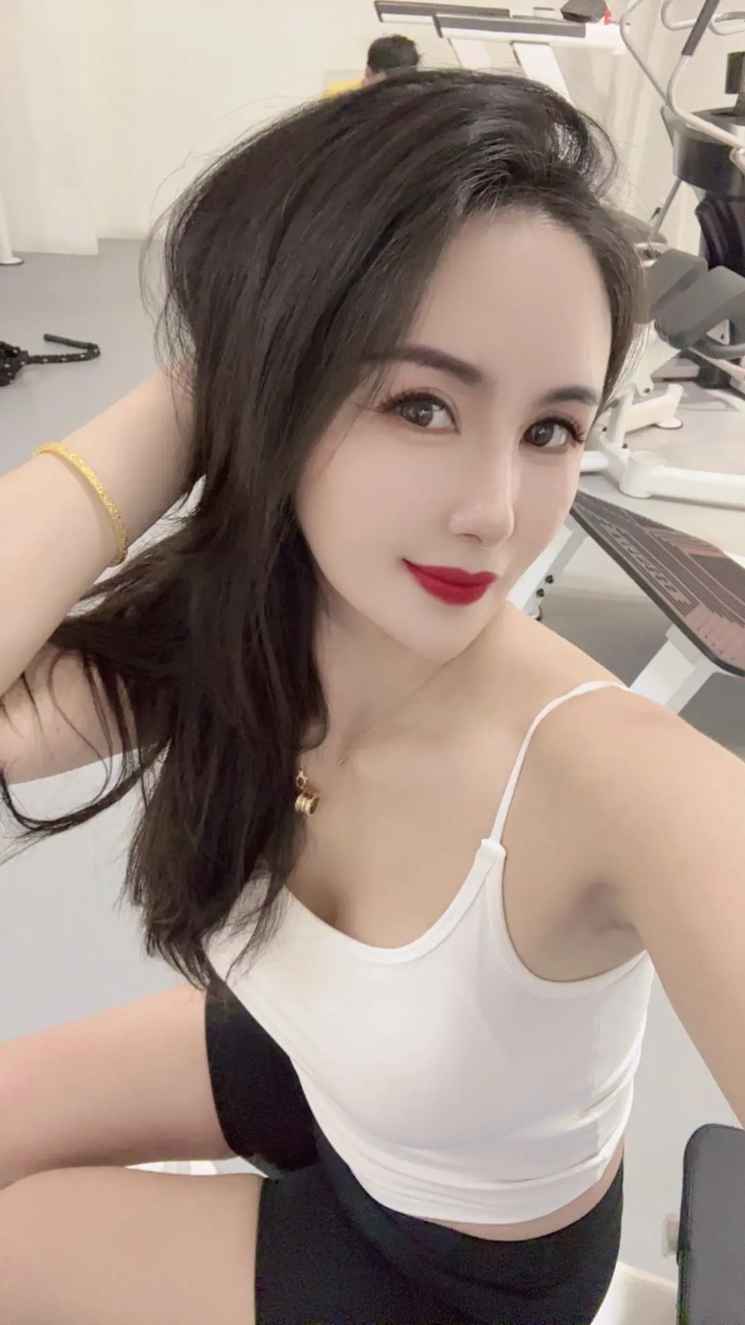 允许自己偶尔不自律， 但不允许自己放弃变好， 不一定要很漂亮 ， 但一...