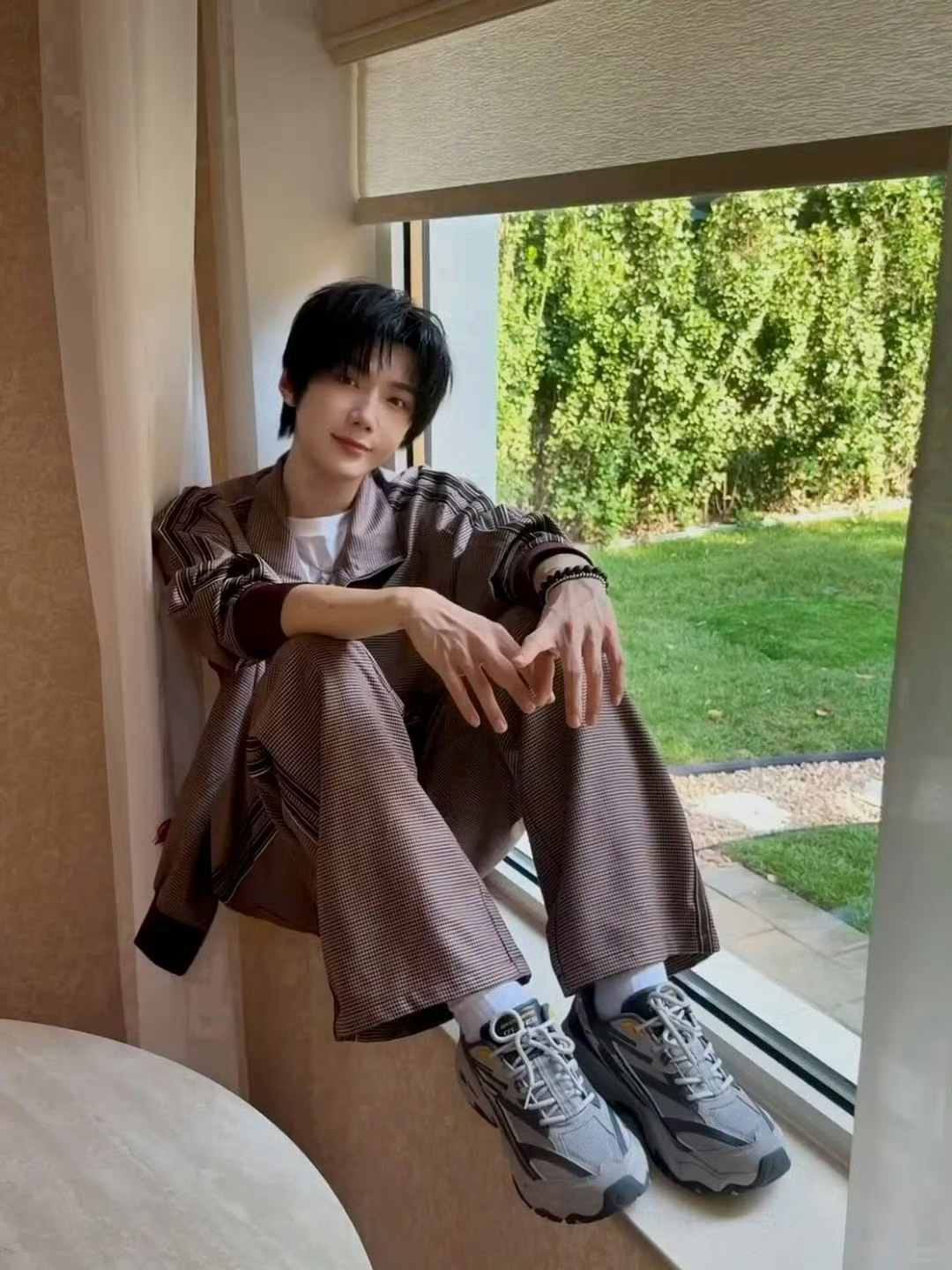 郝熠然秋日大片来啦！满满的秋日氛围感，普普好帅好温柔🍂郝熠然秋日大片郝熠然 ​