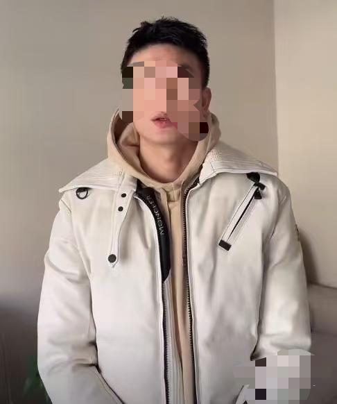 被戴琳欠钱不还的球迷不幸离世了。
戴琳大家都熟悉，因为当时在球场上就以“脏”闻名