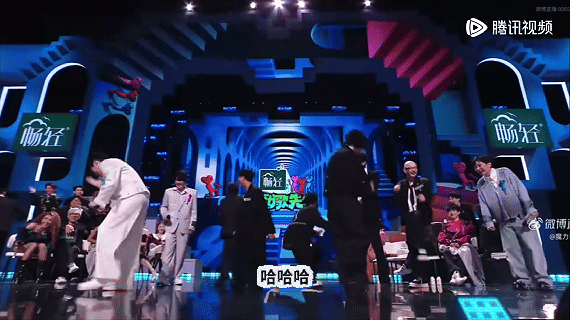 蒋敦豪杨润泽飚高音飚到笑场蒋敦豪尬到在台上打了一套醉拳 蒋敦豪你到底是来唱歌还是