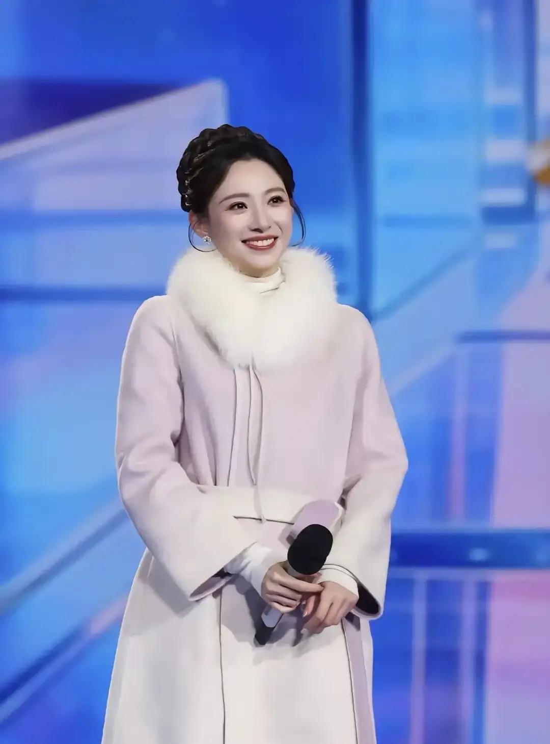 央视主持人普通话全过级？真相扎心
 
看到一条热帖说现在的央视主持人“不如二十年