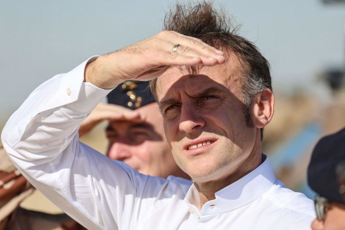 【#马克龙支持率跌至总统生涯最低点#】据法新社12月26日报道，26日公布的民意