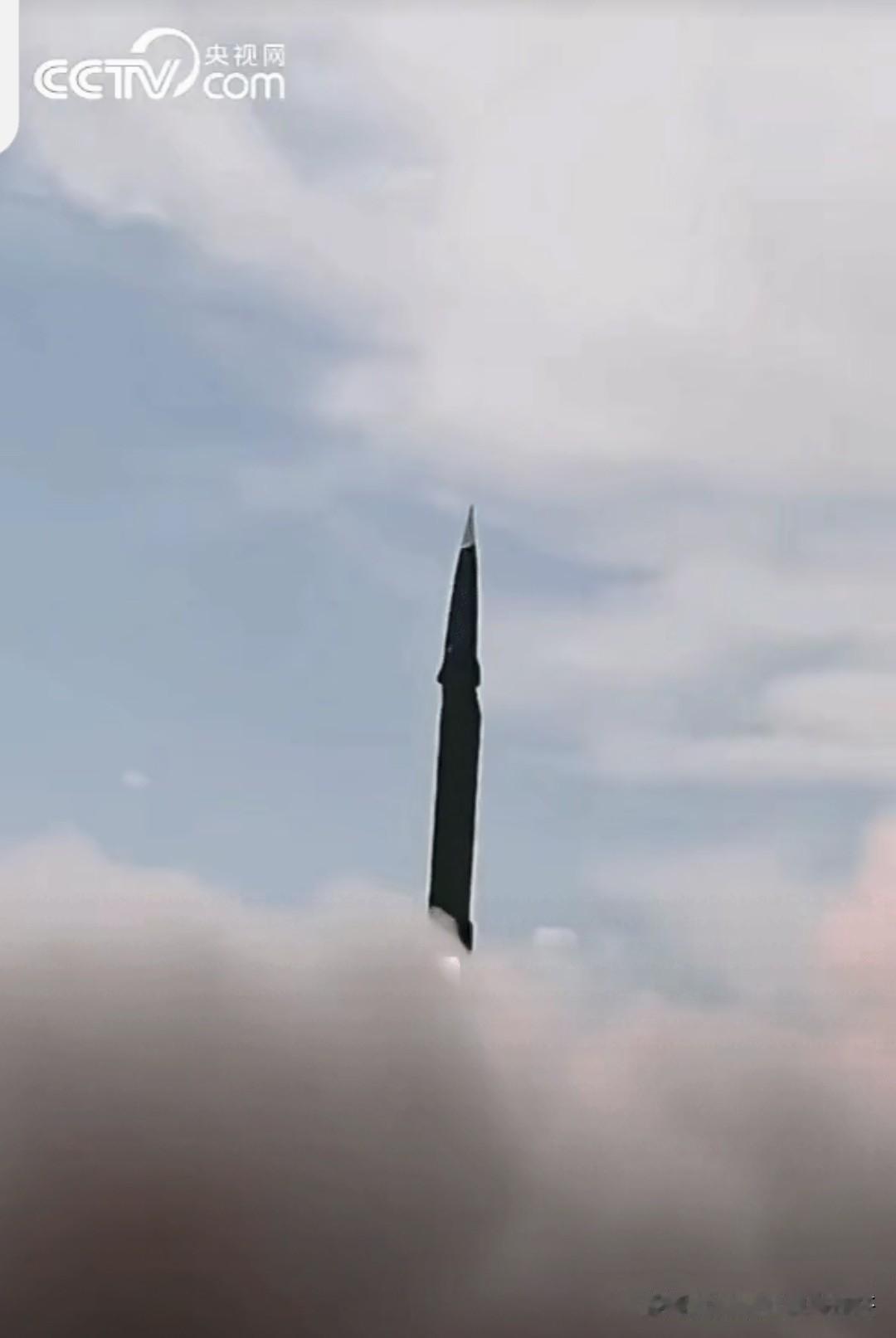 “乘波体”这么不值钱吗？
DF-17发射画面近日出现，
难道是震慑宵小？
既然公