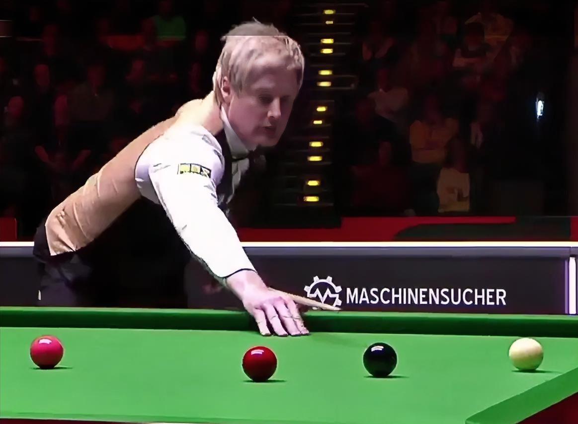 斯诺克巡回锦标赛四分之一决赛尼尔罗伯逊暂时5-3领先巴里霍金斯

       