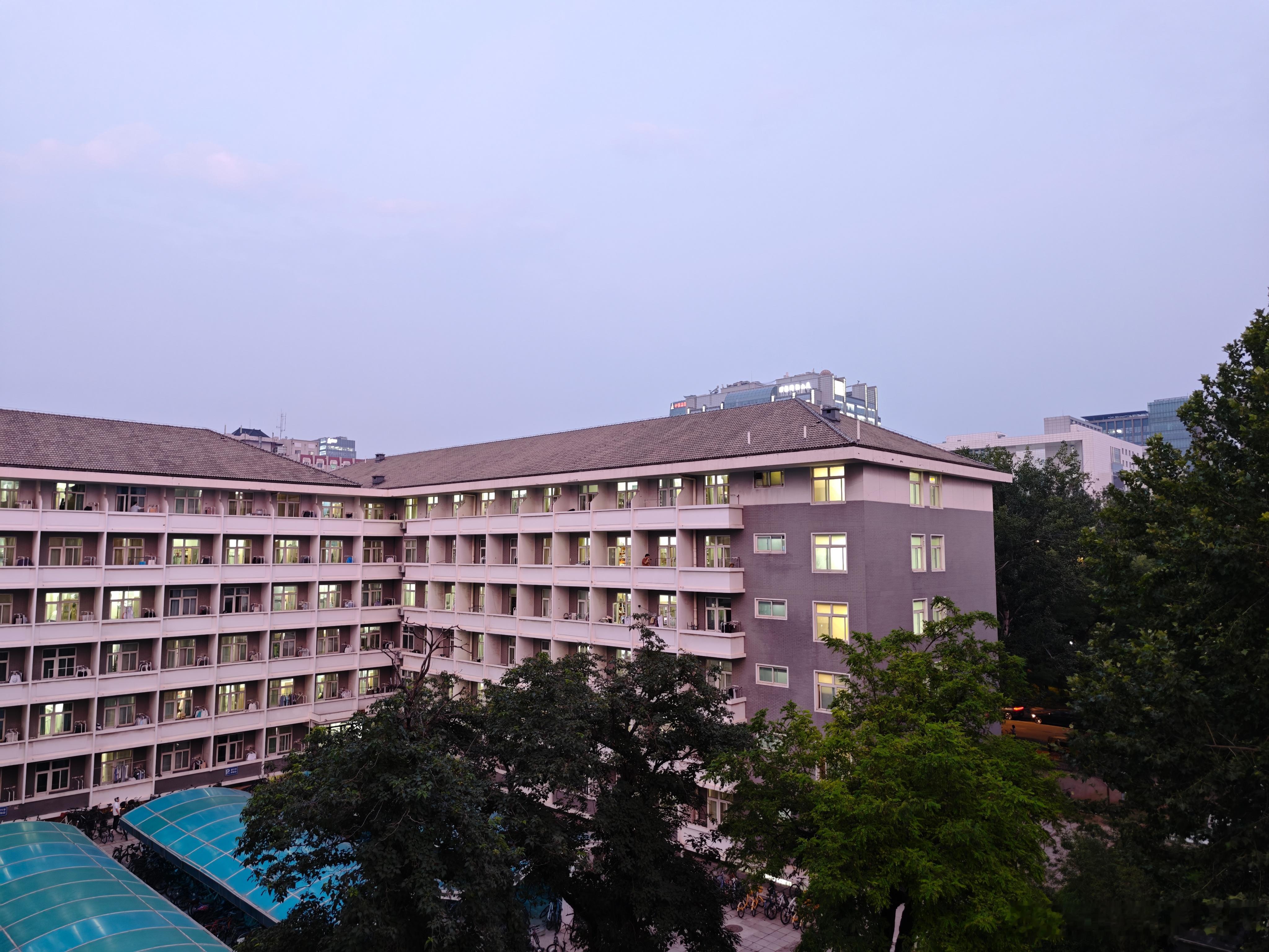 20:00，还是这么亮 北京·北京大学