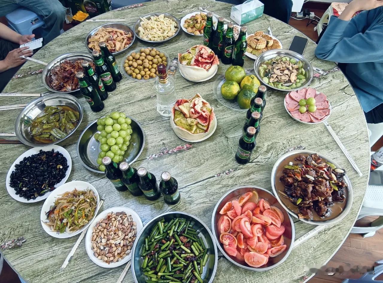 简简单单吃个羊吧…
青海日记第二十四天——晴
今天在青海过十五，我们所有的同事都