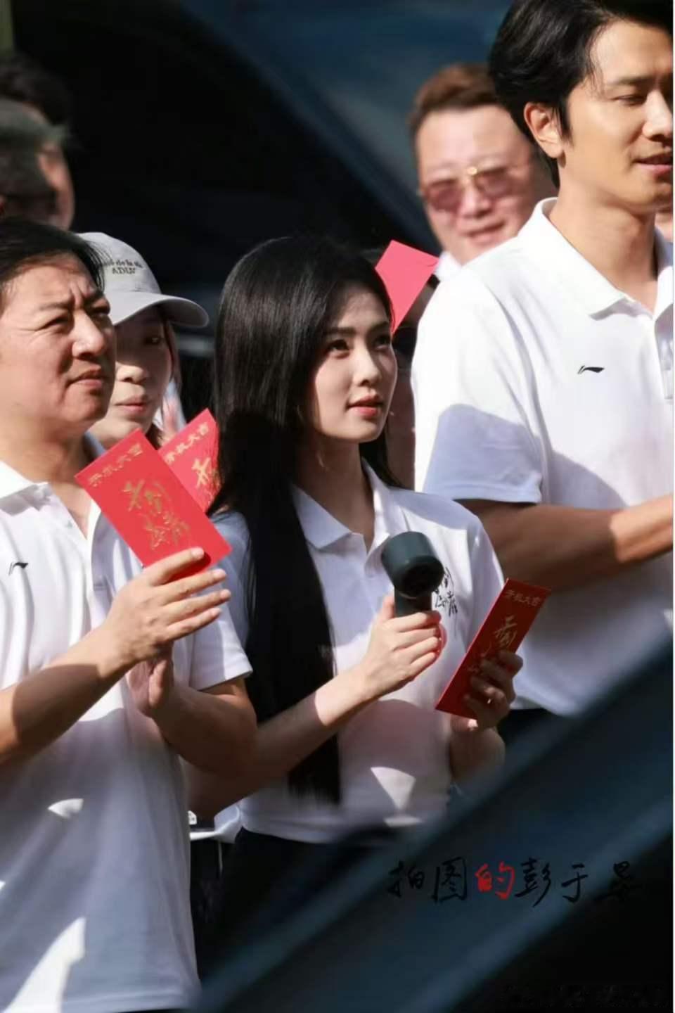 白鹿常华森领衔主演白鹿常华森领衔主演彭冠英特别出演领衔主演：白鹿、常华森特别出演