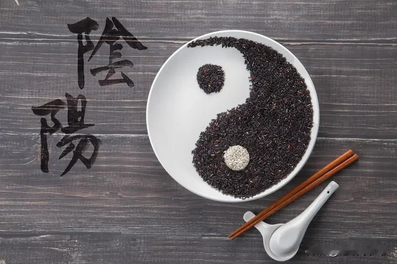 长期顽固性失眠困扰，其根源在于阴阳失调。

反复难以入睡，即便服药，症状也反反复