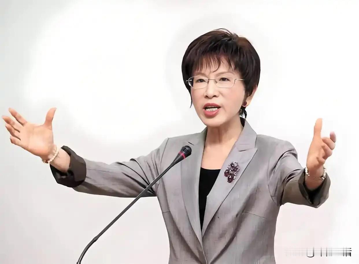 洪秀柱为巾帼英豪，不输须眉。望现任国民党主席，郑女士能以他为榜样，促进两岸和平。