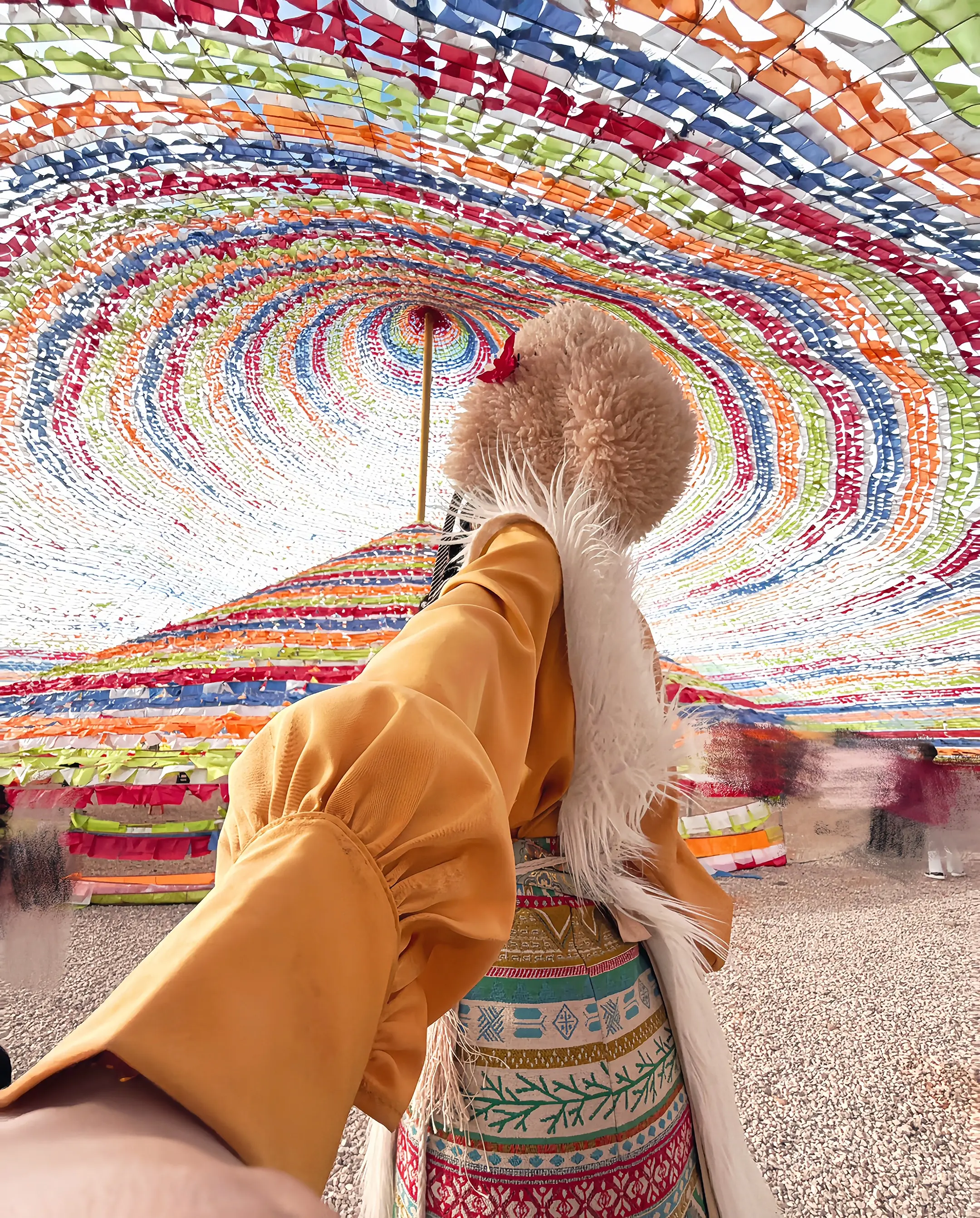 “风吹经幡 幡动福至”
