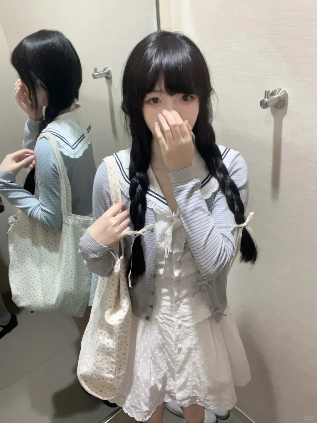 ^₌>ω•₌^
