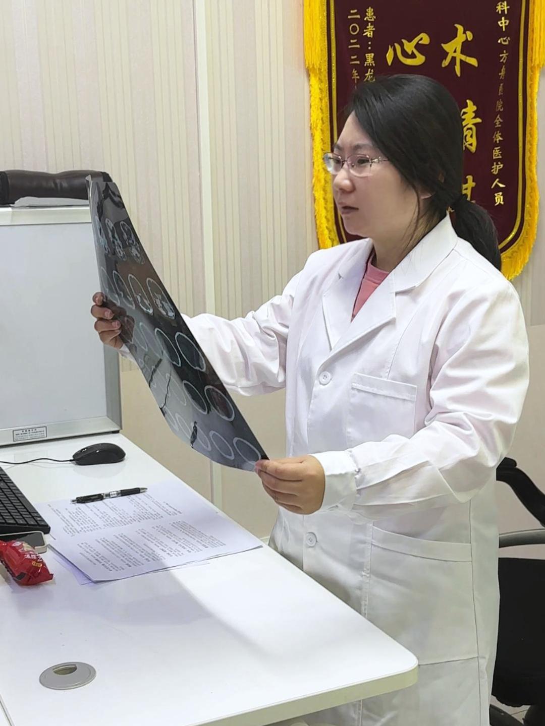 儿童矮小症，保存好，我只发一次！
-
矮小症是指儿童的身高低于同性别、同年龄儿童