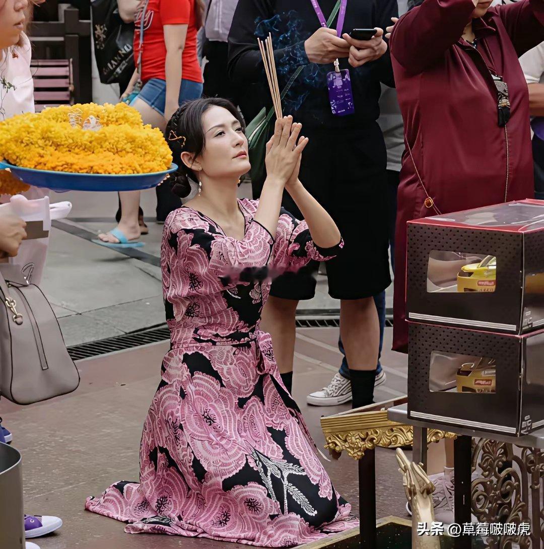 差点没认出来，真人简直就是美若天仙啊！ 