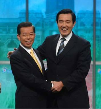 谁说台湾的国民党与民进党水火不容，看看这些照片，马英九与陈水扁和蔡英文相见时非常