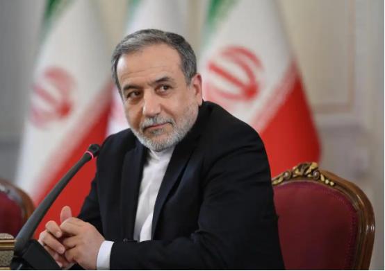 霍尔木兹海峡航道堵得慌，局势也剑拔弩张，4月29号伊朗外长阿拉格齐，跟印度外长苏